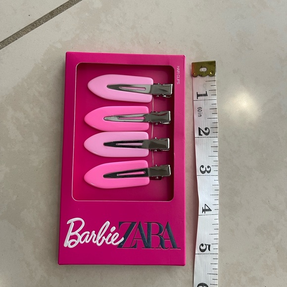 Barbie ? ZARA Hair Clips ?
